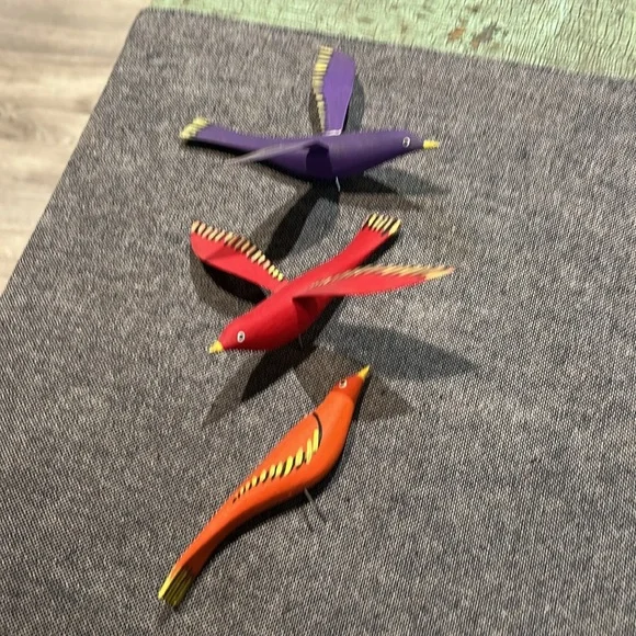 Handmade, artist signed painted Clever Cat birdhouse with removable birds - Picture 7 of 9